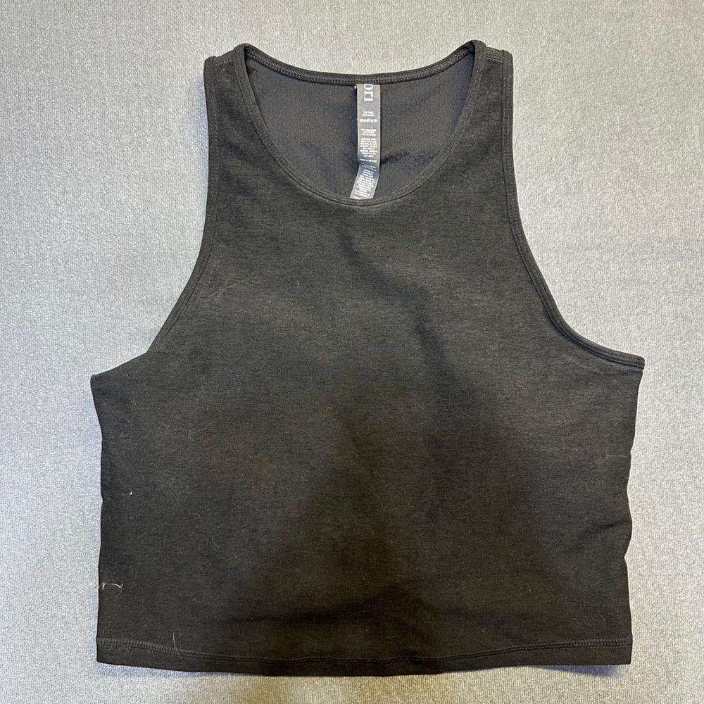 Vuori Crop Tank Top Womens Medium Black Activewear Yoga Racerback High Neck